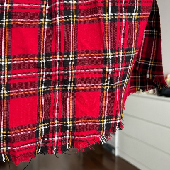 H&M- Men’s extra small- Red Button down Shirt - Picture 5 of 6